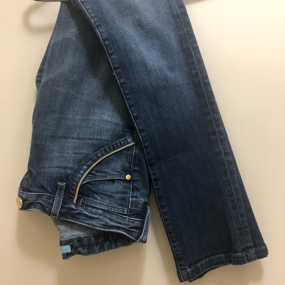 Clothes - Picture 3 of 16